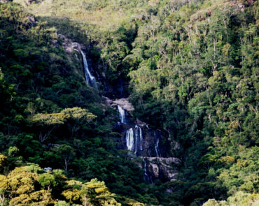 Cachoeira Itatiaia - 3 níveis